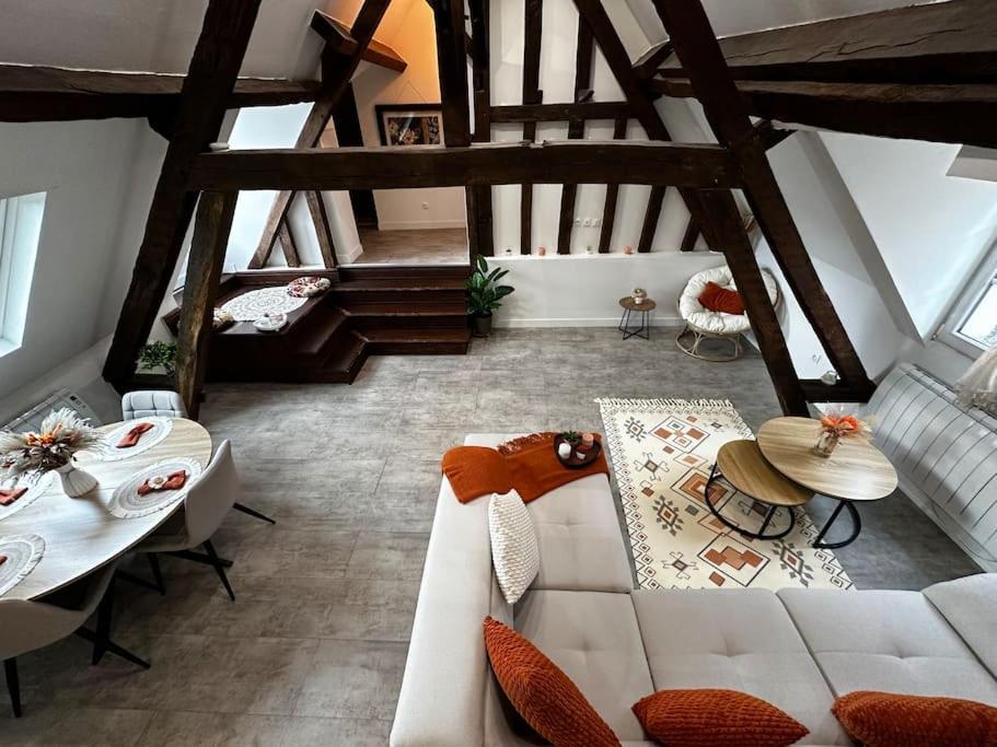 Charme, Poutres Et Elegance Apartment Chartres Exterior photo