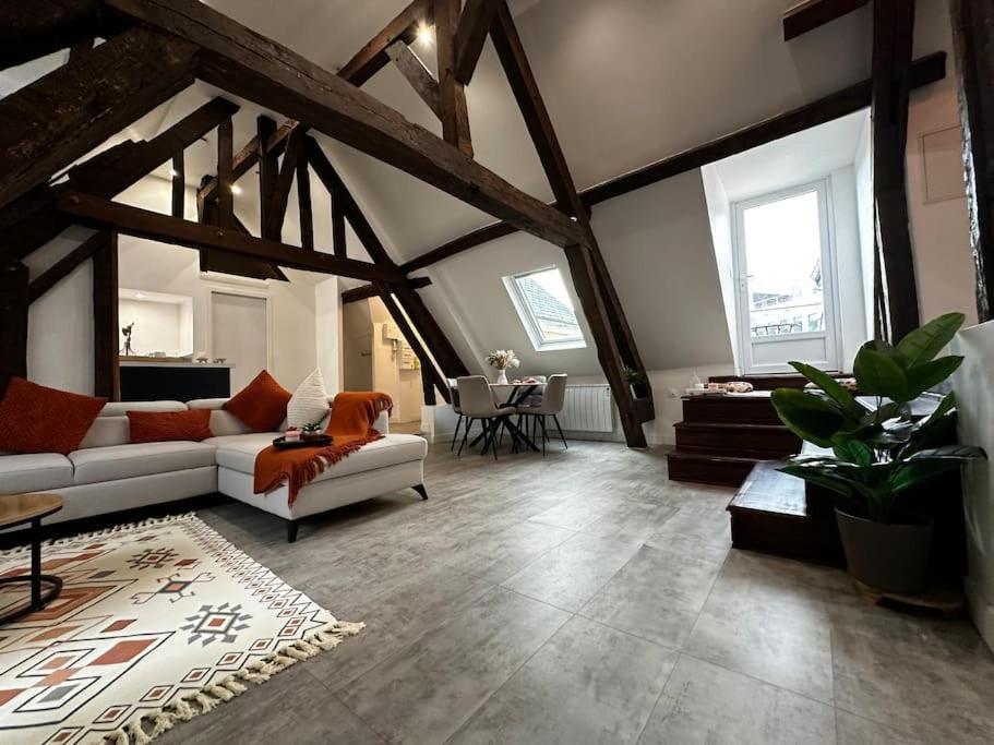 Charme, Poutres Et Elegance Apartment Chartres Exterior photo