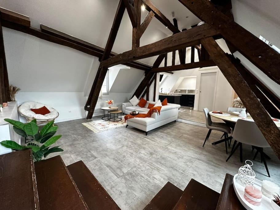 Charme, Poutres Et Elegance Apartment Chartres Exterior photo